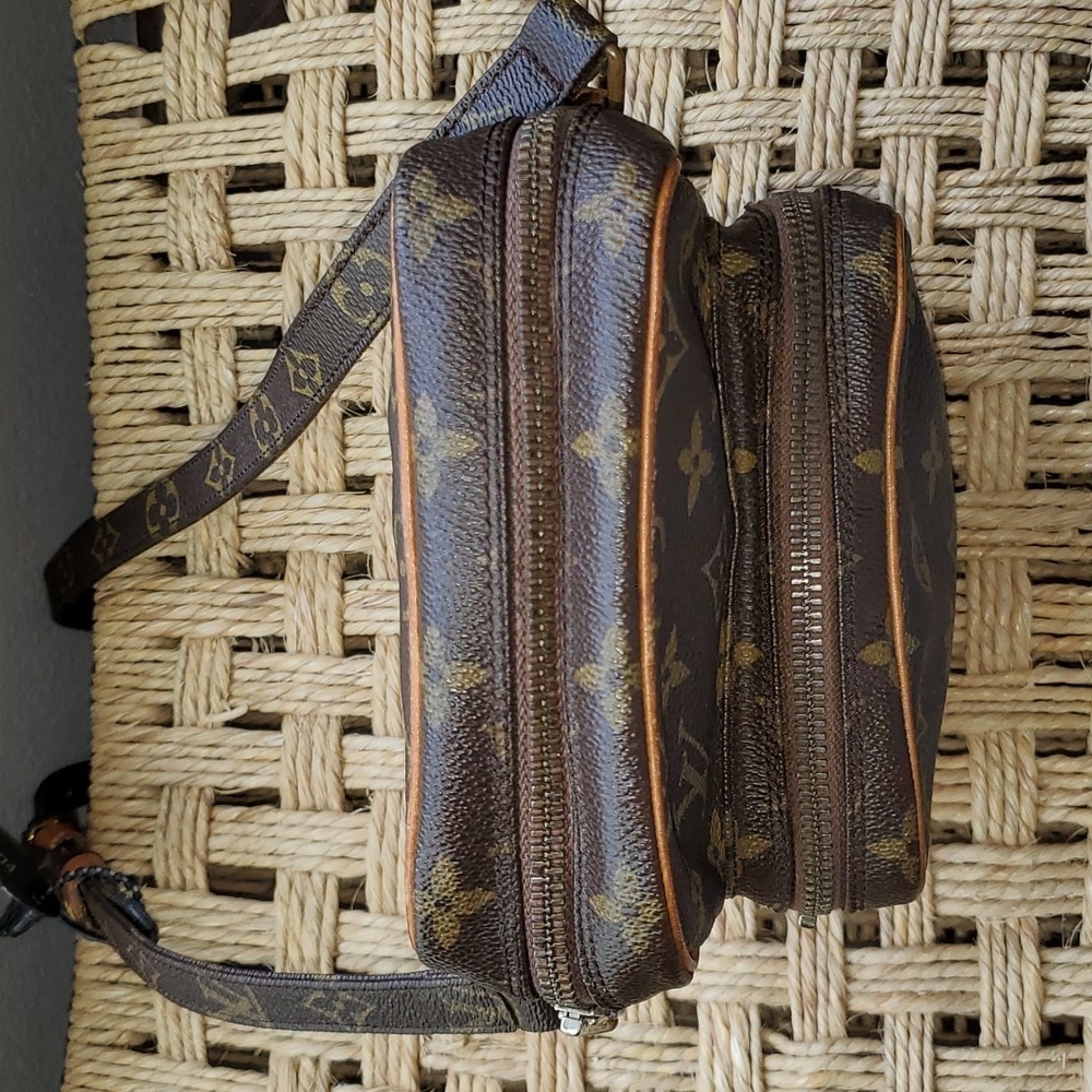 Louis Vuitton Vintage Monogram Amazone Crossbody Bag - Picture 8 of 16